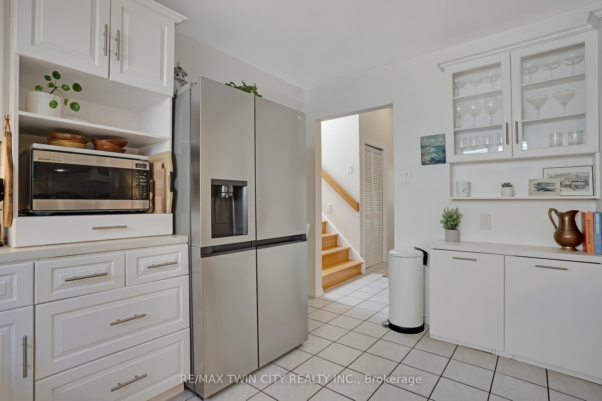 Photo 20 of 276 Camille Crescent, Waterloo, Lexington — HOMEH