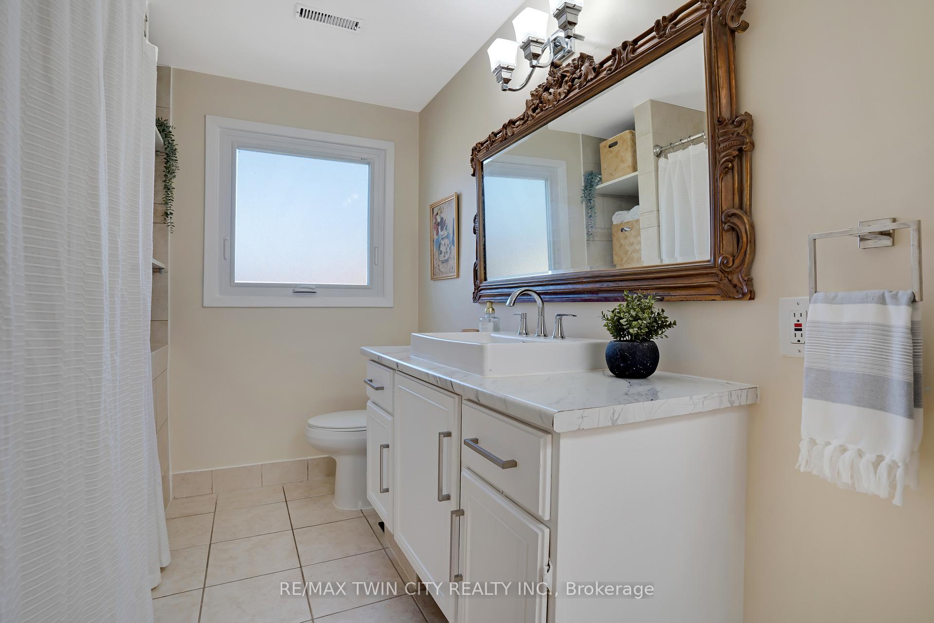 Photo 22 of 276 Camille Crescent, Waterloo, Lexington — HOMEH