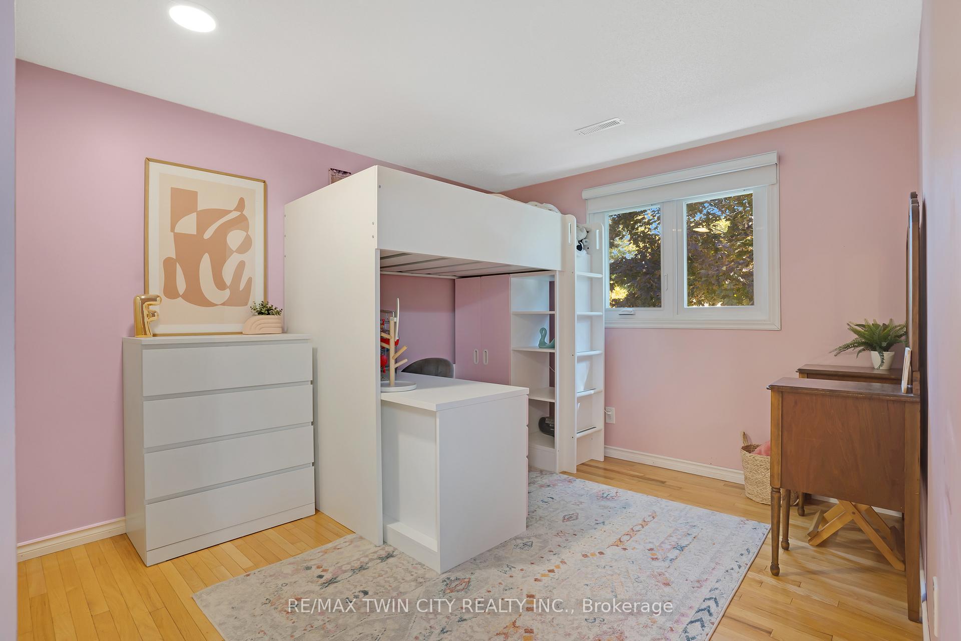 Photo 26 of 276 Camille Crescent, Waterloo, Lexington — HOMEH