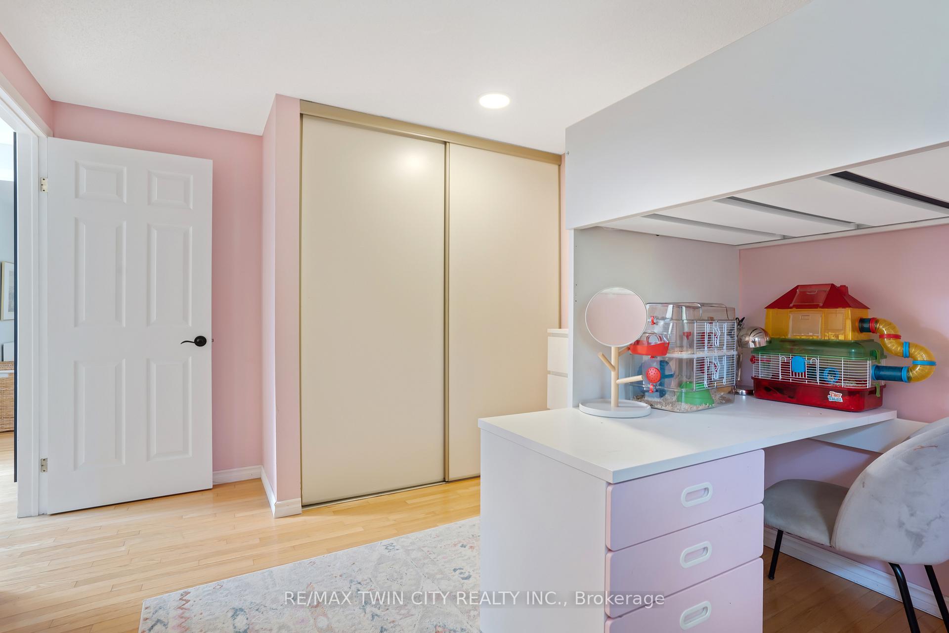 Photo 27 of 276 Camille Crescent, Waterloo, Lexington — HOMEH