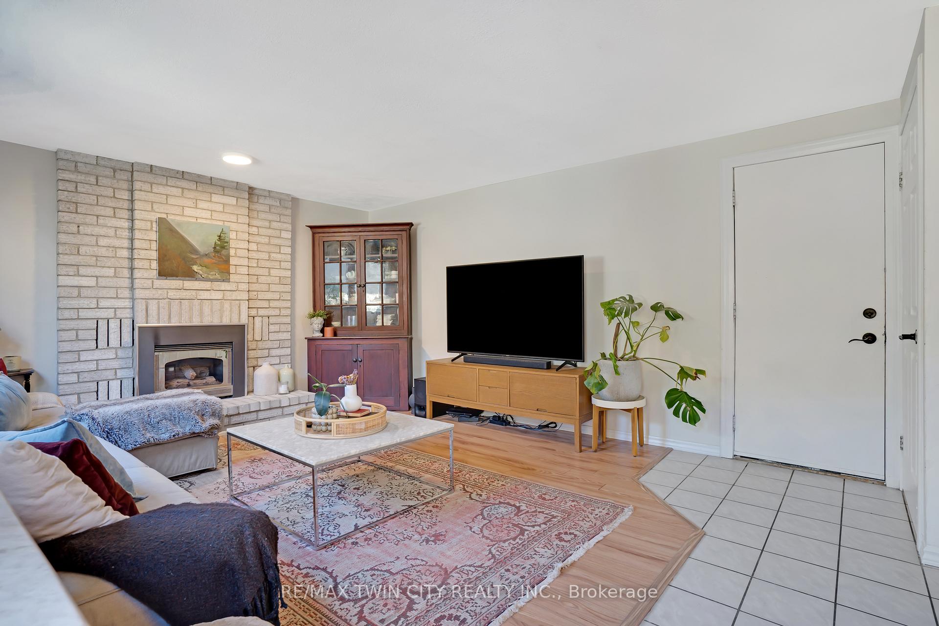 Photo 30 of 276 Camille Crescent, Waterloo, Lexington — HOMEH