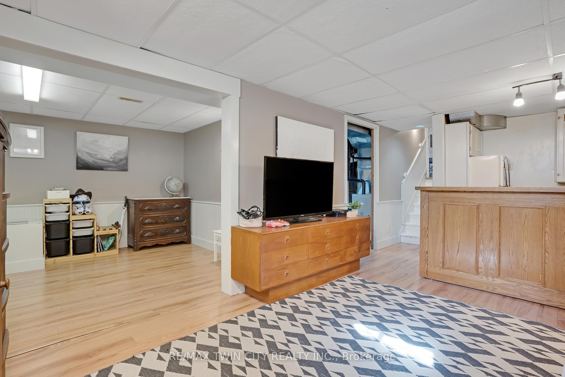 Photo 36 of 276 Camille Crescent, Waterloo, Lexington — HOMEH