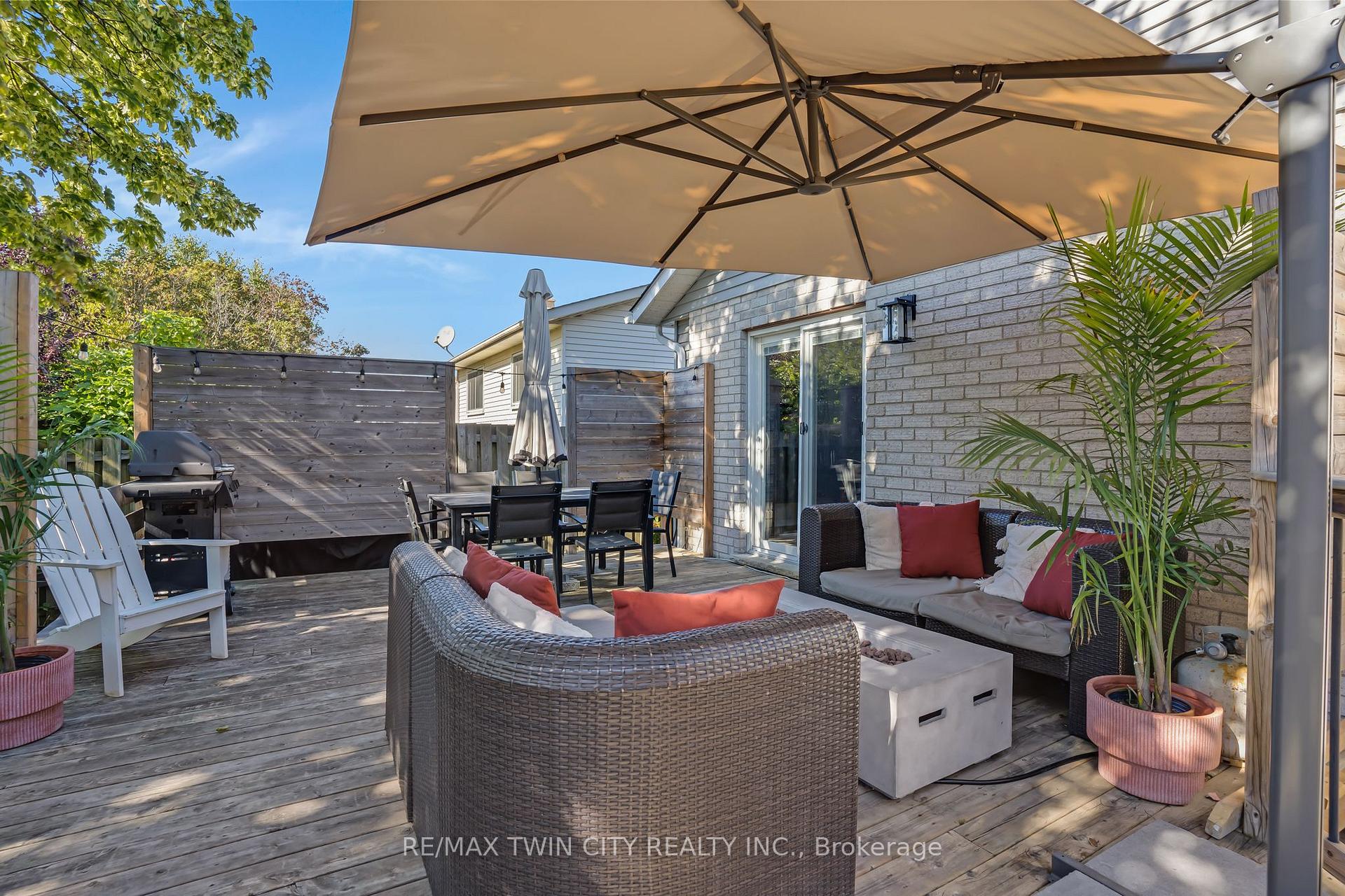 Photo 41 of 276 Camille Crescent, Waterloo, Lexington — HOMEH