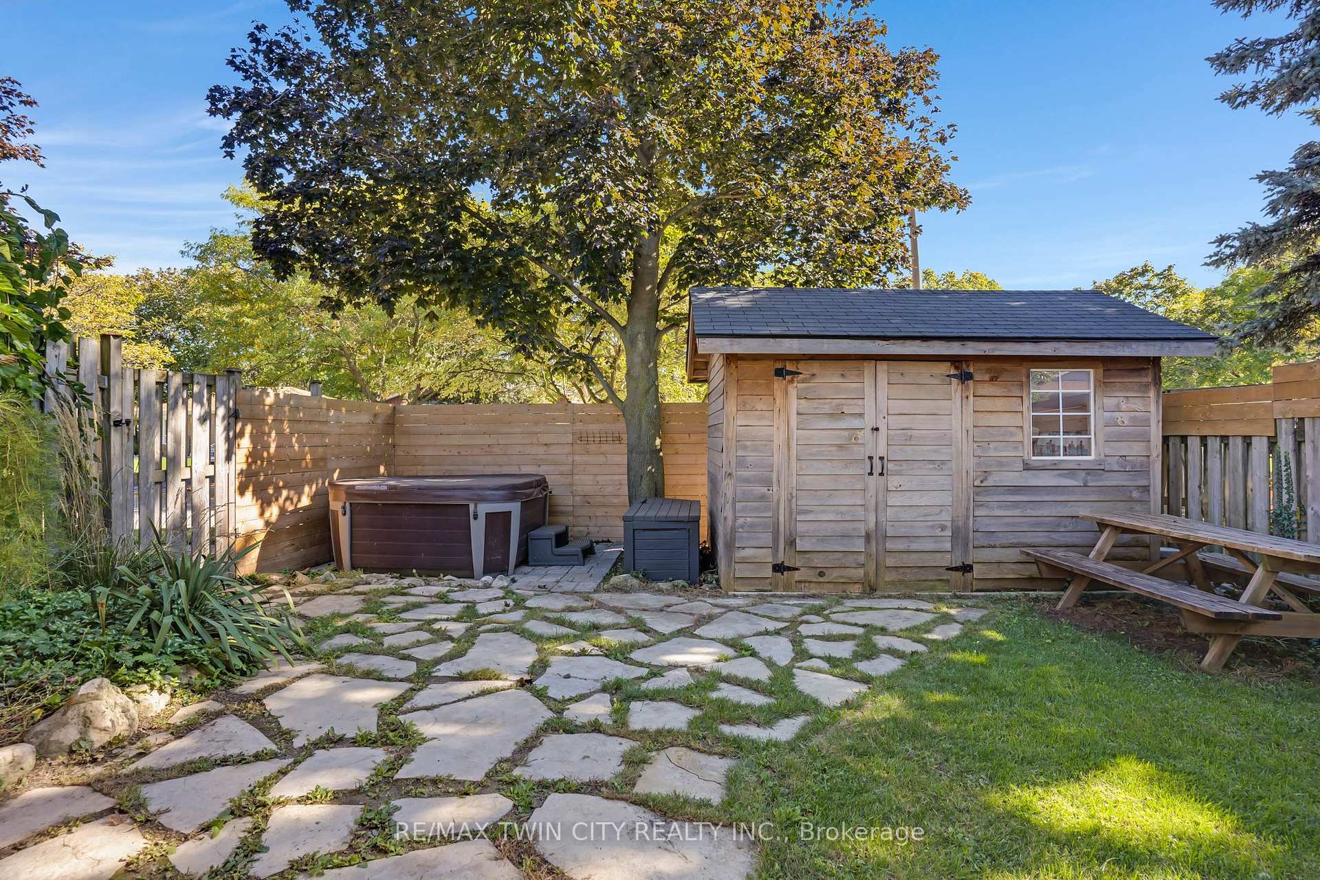 Photo 43 of 276 Camille Crescent, Waterloo, Lexington — HOMEH