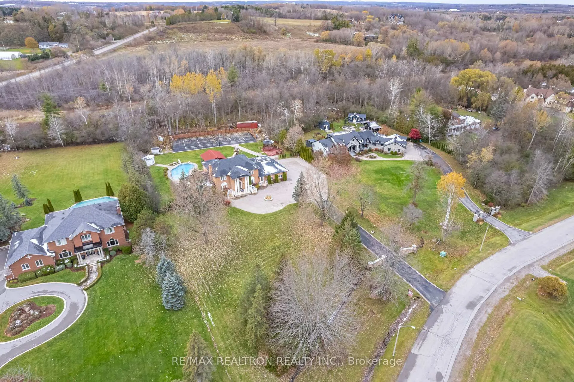 Photo 3 of 8 Fielding Court, Ajax, Northwest Ajax — HOMEH
