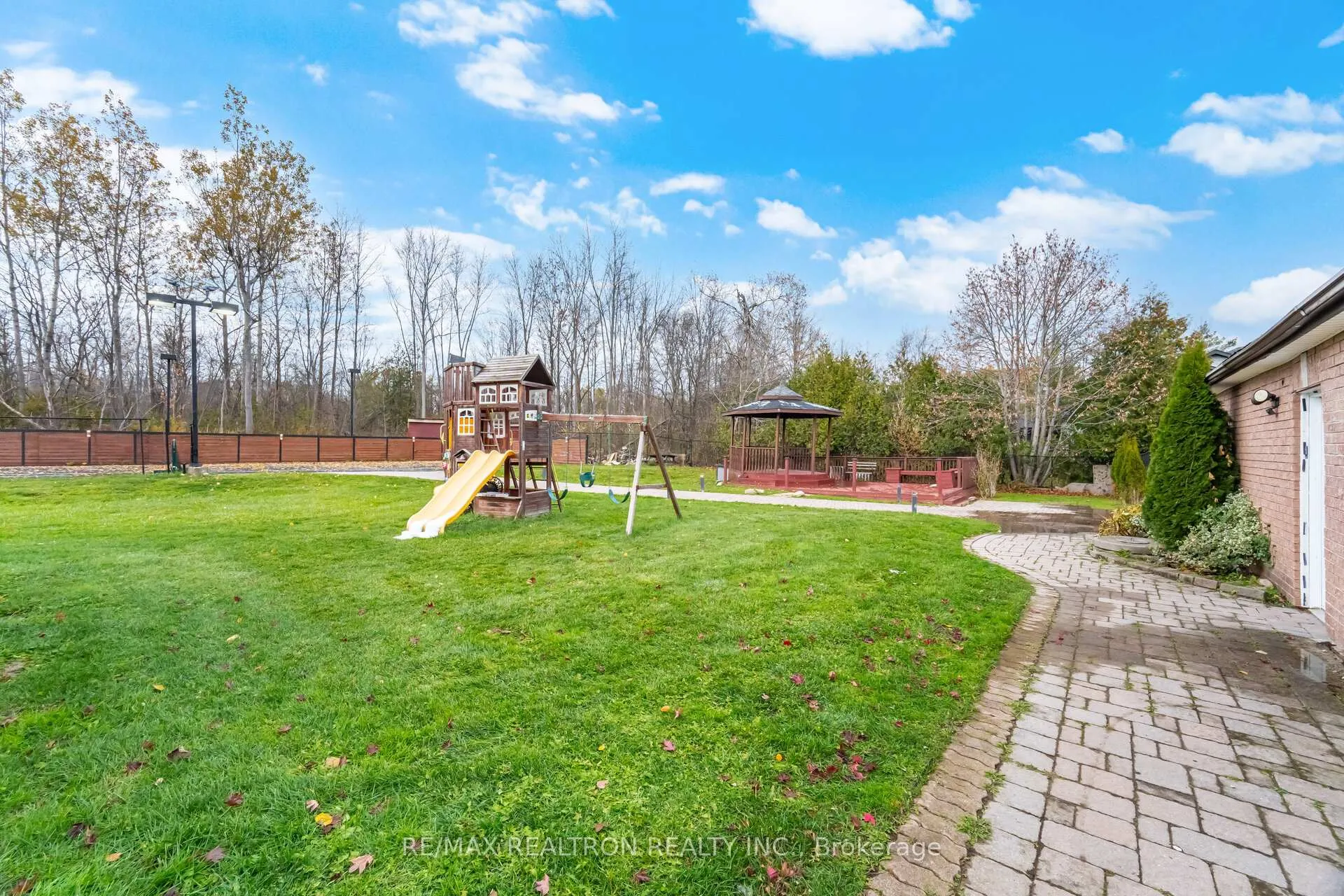 Photo 88 of 8 Fielding Court, Ajax, Northwest Ajax — HOMEH