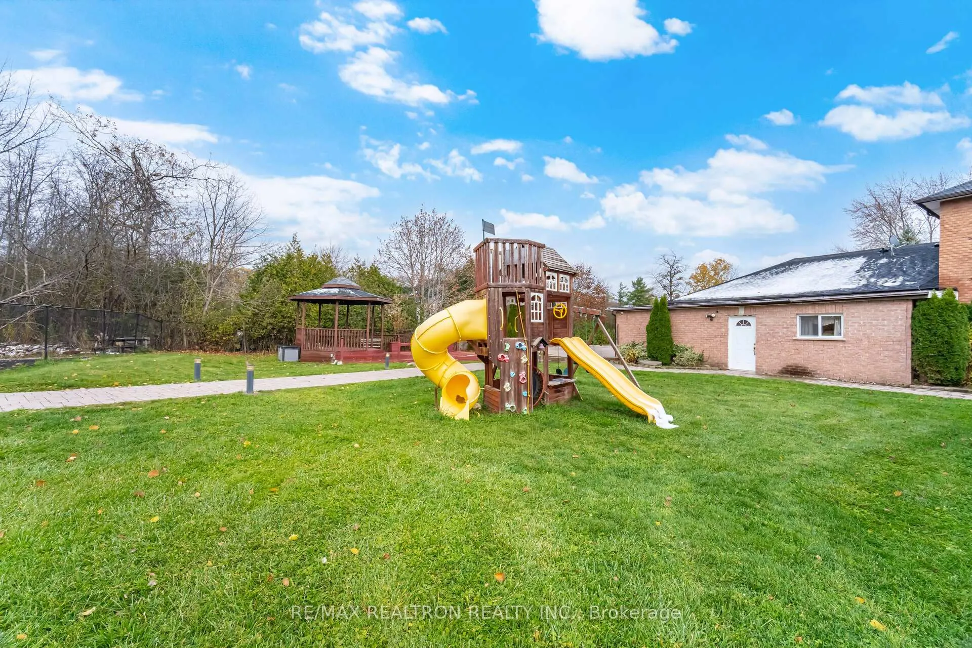 Photo 90 of 8 Fielding Court, Ajax, Northwest Ajax — HOMEH
