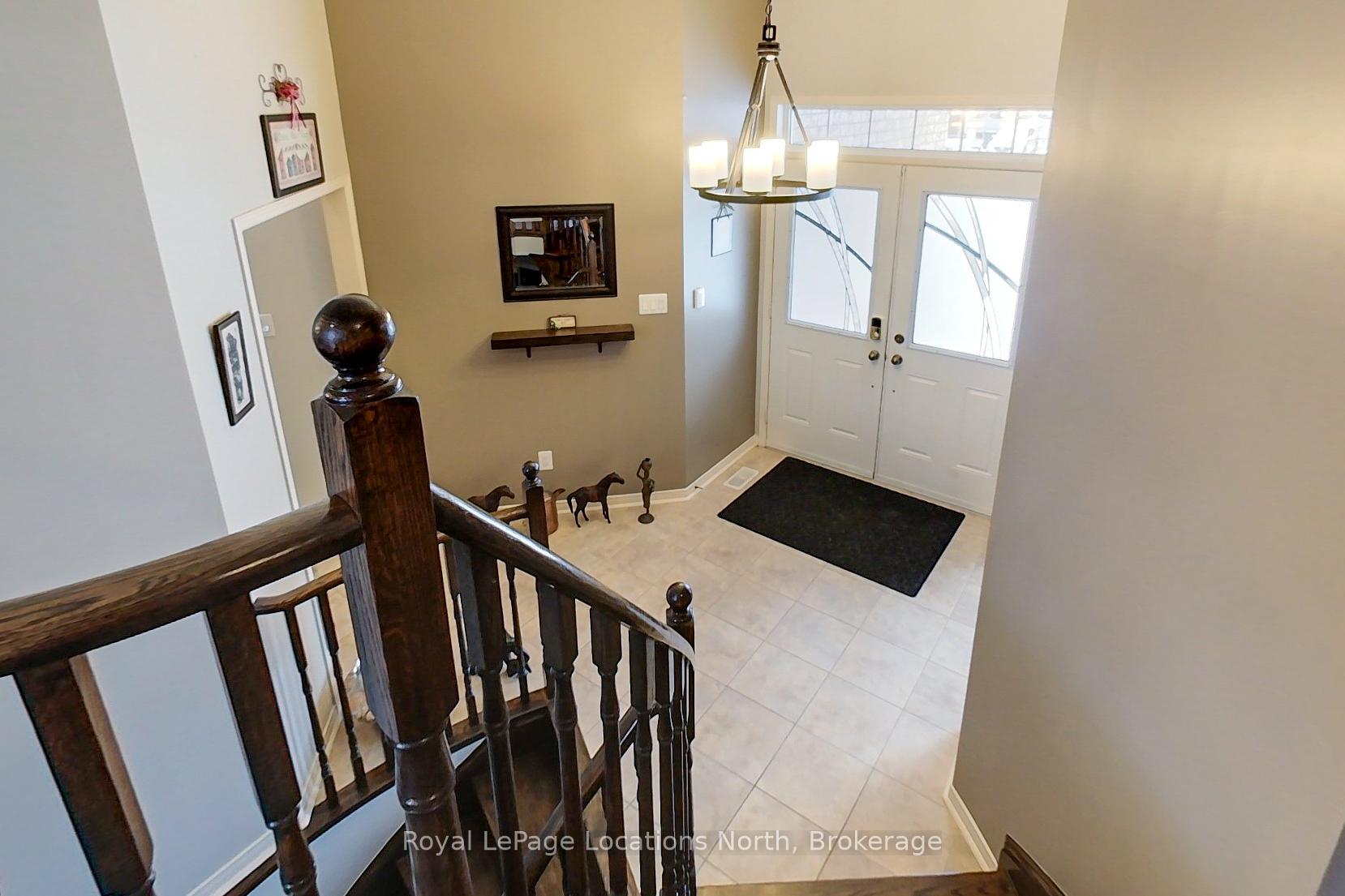 Photo 5 of 5 Honeysuckle Way, Wasaga Beach — HOMEH
