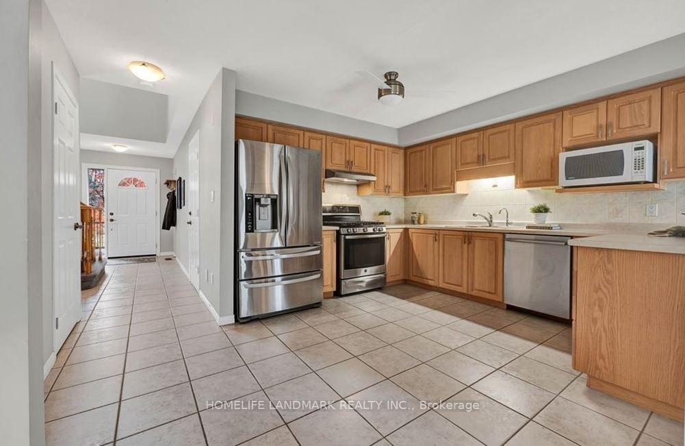 Photo 4 of Unit B, 664 Columbia Forest Boulevard, Waterloo — HOMEH