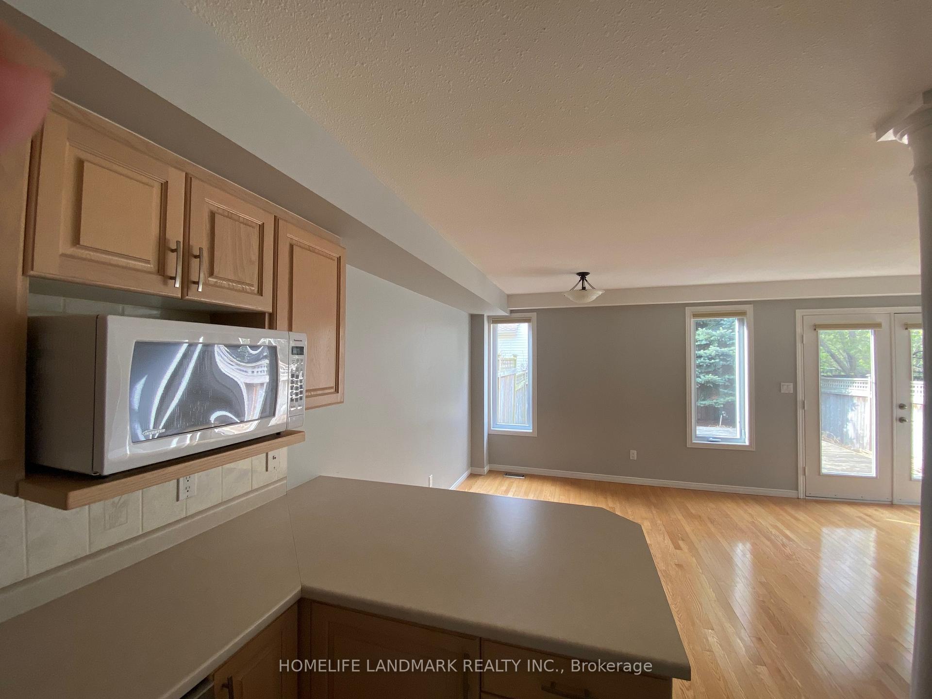 Photo 5 of Unit B, 664 Columbia Forest Boulevard, Waterloo — HOMEH