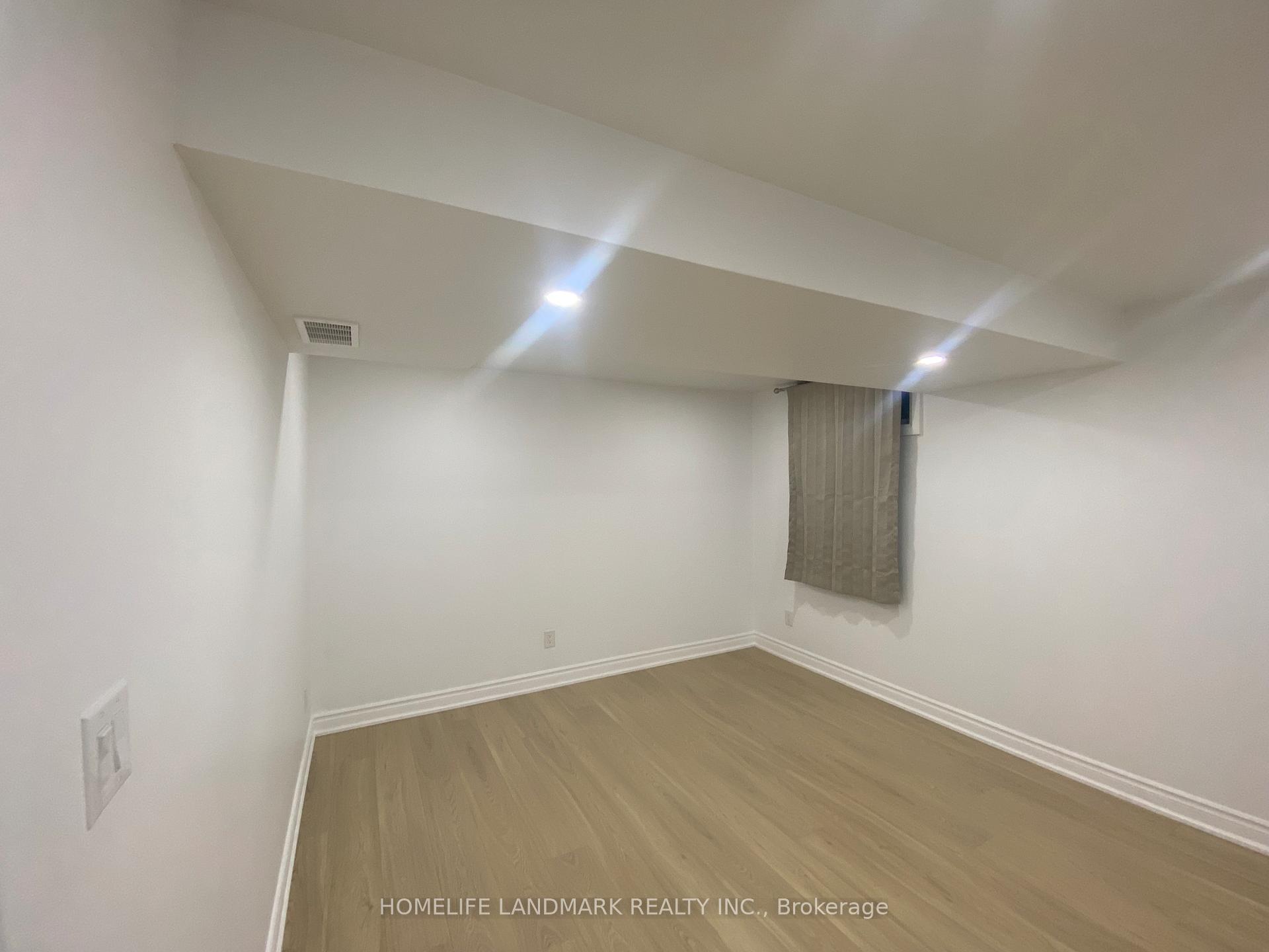 Photo 20 of Unit B, 664 Columbia Forest Boulevard, Waterloo — HOMEH