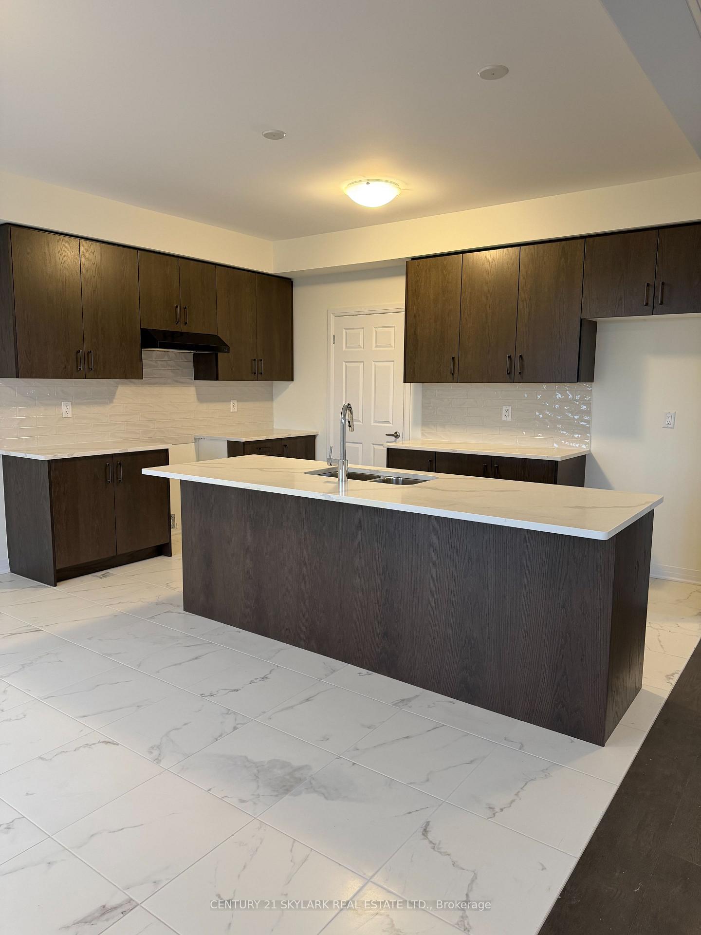 Photo 9 of 174 Aviron Crescent, Welland, Dain City — HOMEH
