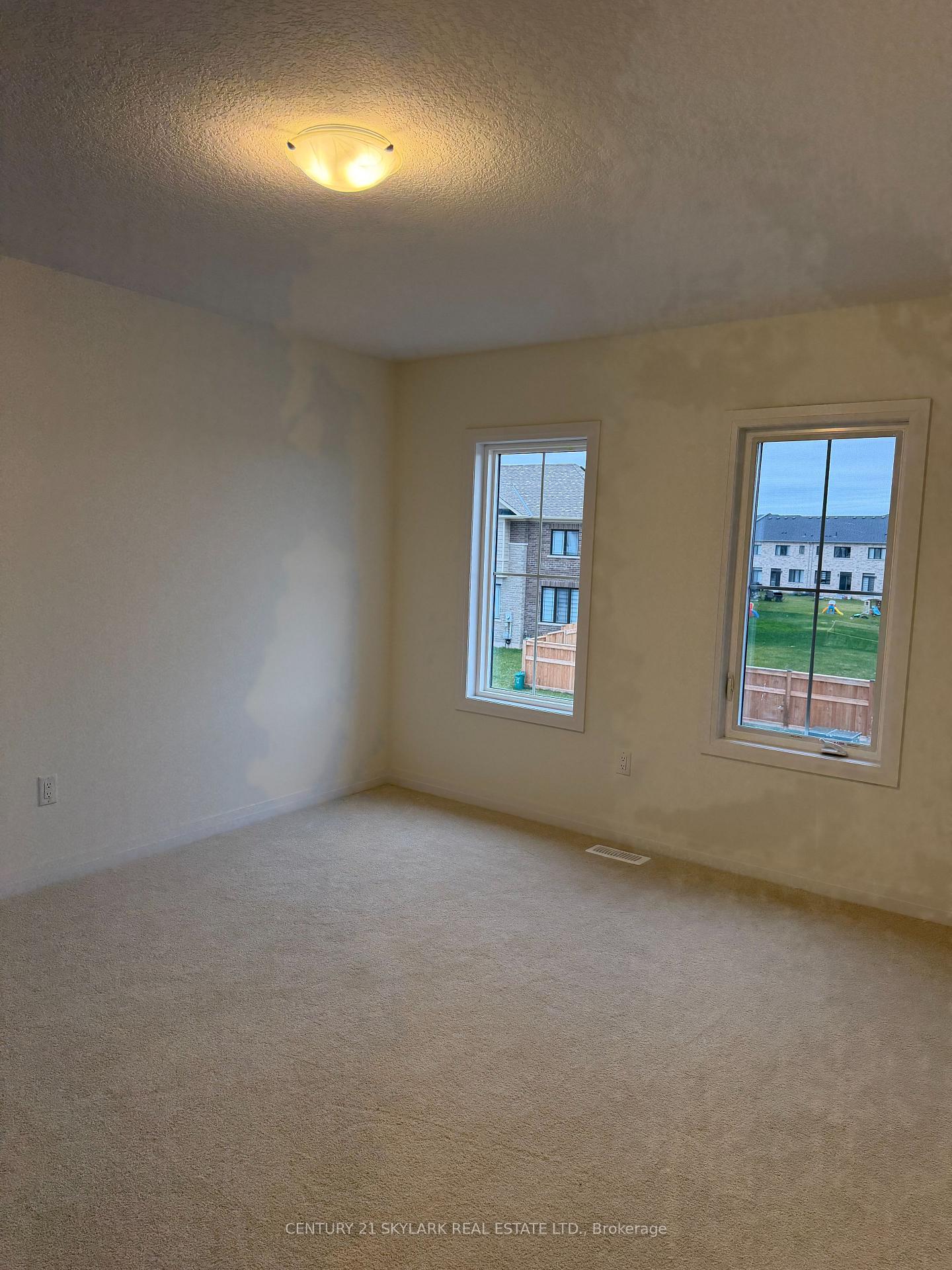 Photo 20 of 174 Aviron Crescent, Welland, Dain City — HOMEH