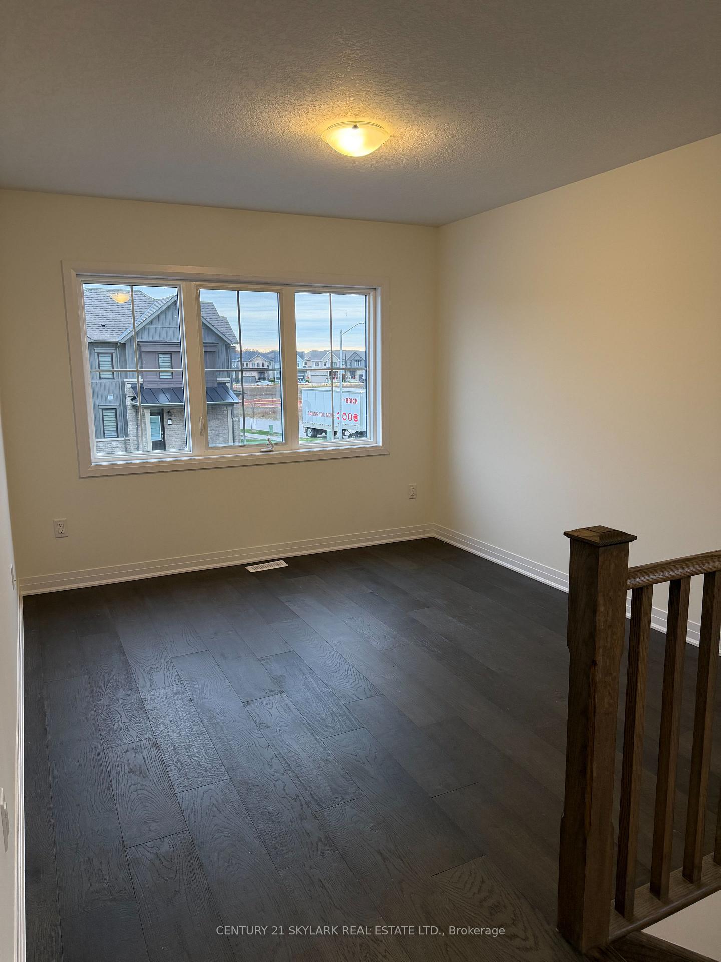 Photo 21 of 174 Aviron Crescent, Welland, Dain City — HOMEH
