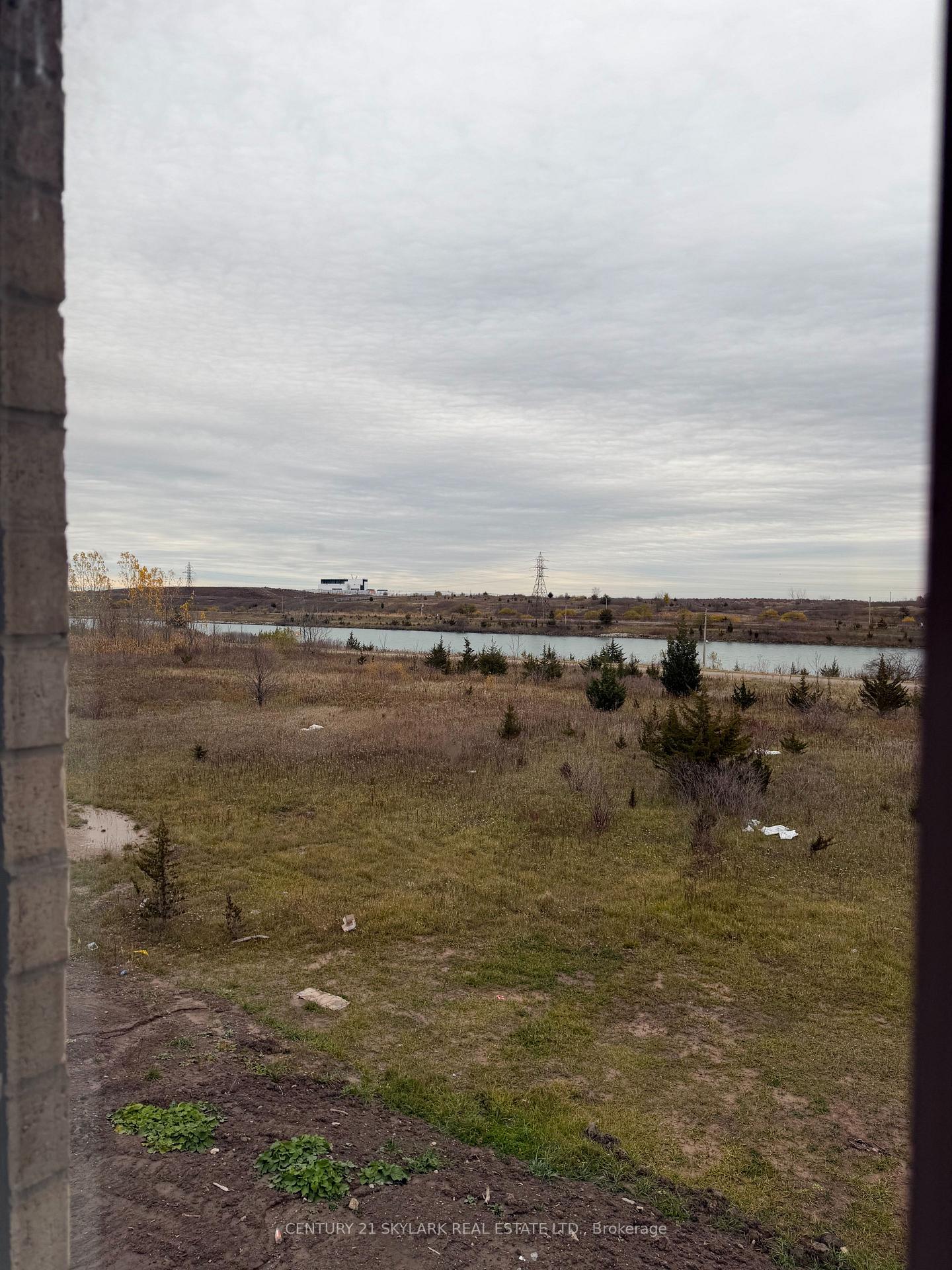 Photo 24 of 174 Aviron Crescent, Welland, Dain City — HOMEH