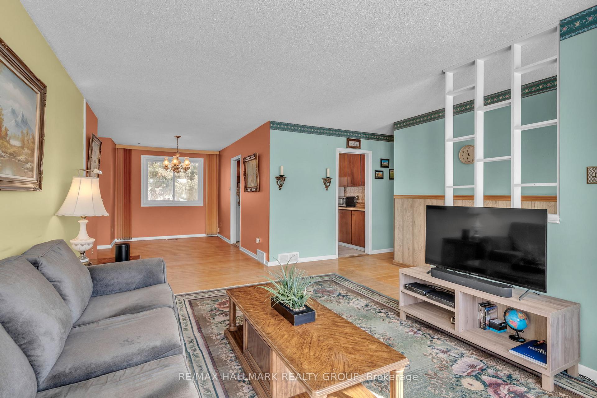 Photo 6 of 2170 Monson Crescent, Ottawa, Beacon Hill North — HOMEH