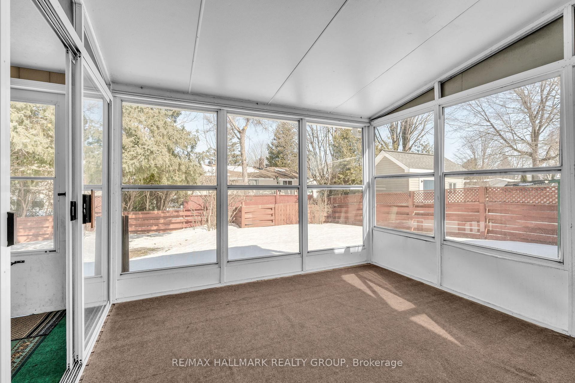 Photo 15 of 2170 Monson Crescent, Ottawa, Beacon Hill North — HOMEH
