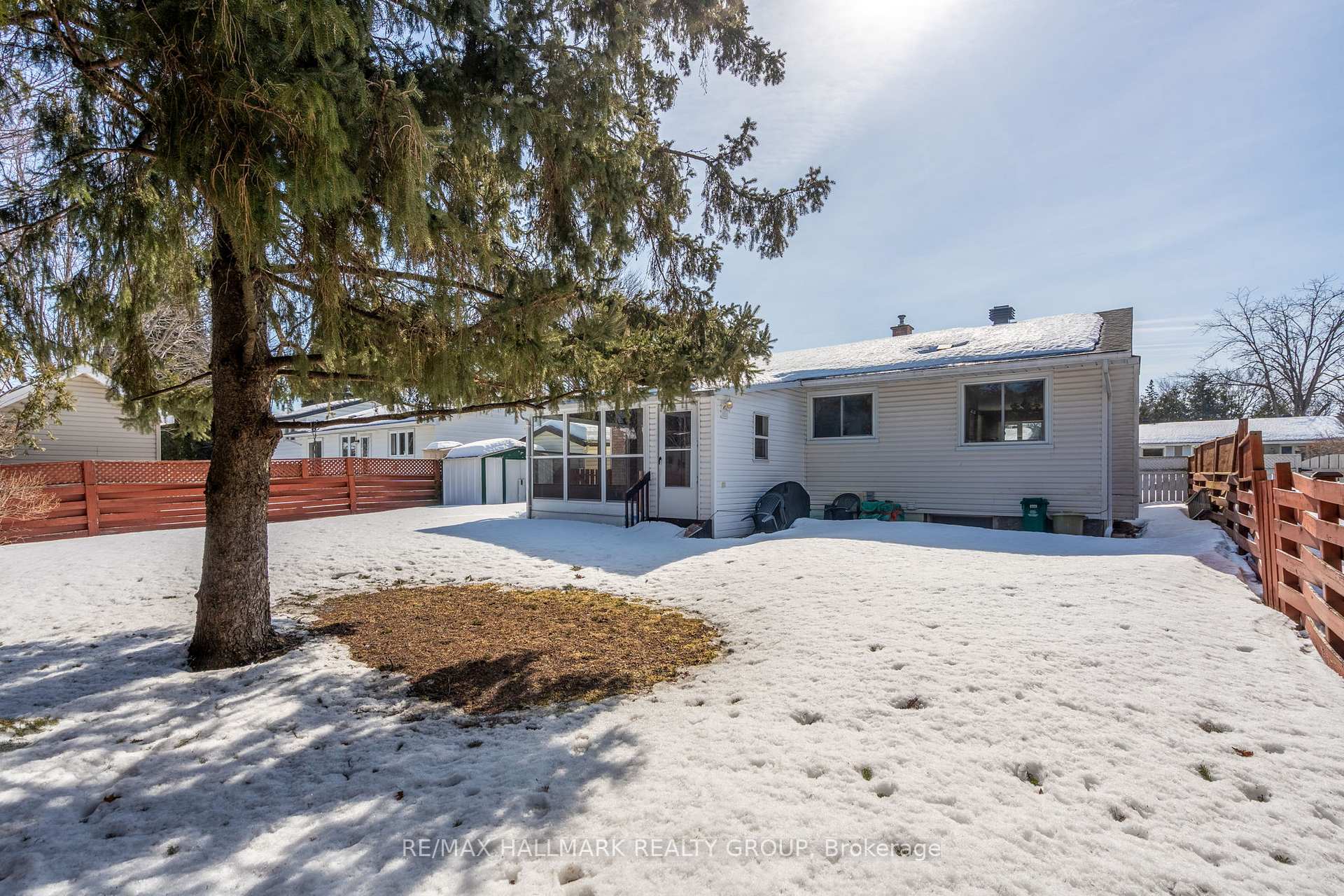 Photo 20 of 2170 Monson Crescent, Ottawa, Beacon Hill North — HOMEH