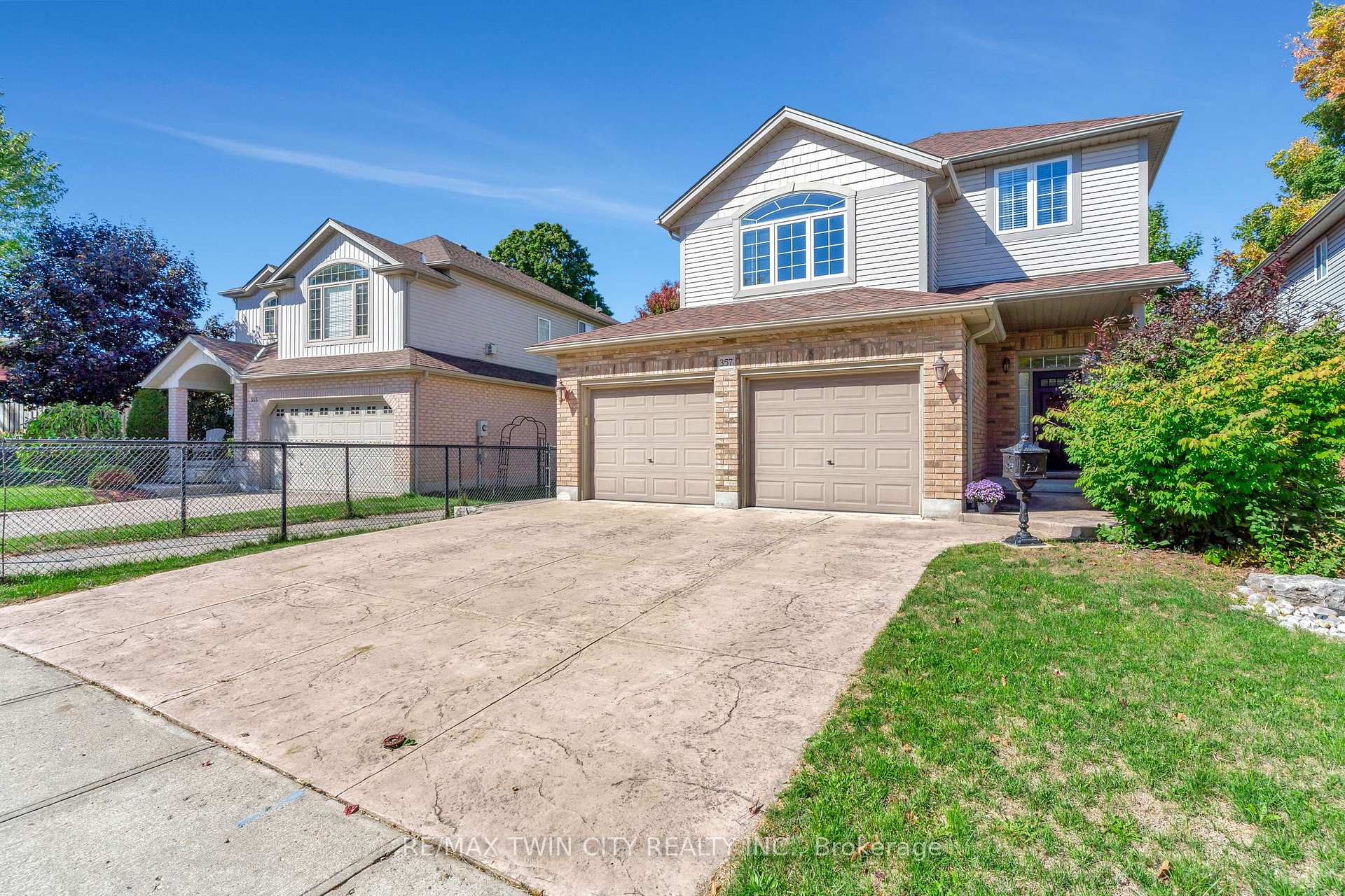 Photo 3 of 357 Auburn Drive, Waterloo, Lexington — HOMEH