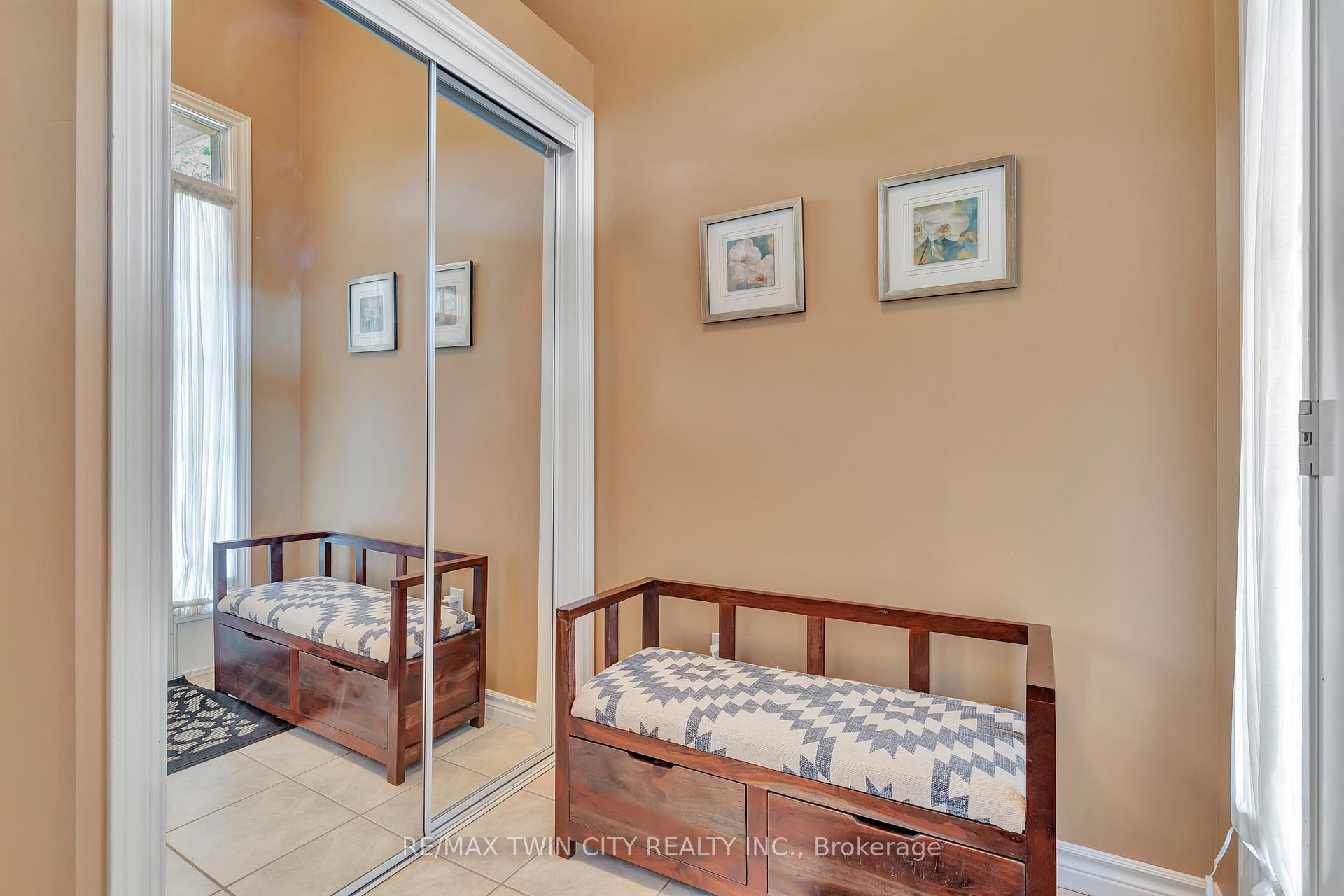 Photo 6 of 357 Auburn Drive, Waterloo, Lexington — HOMEH