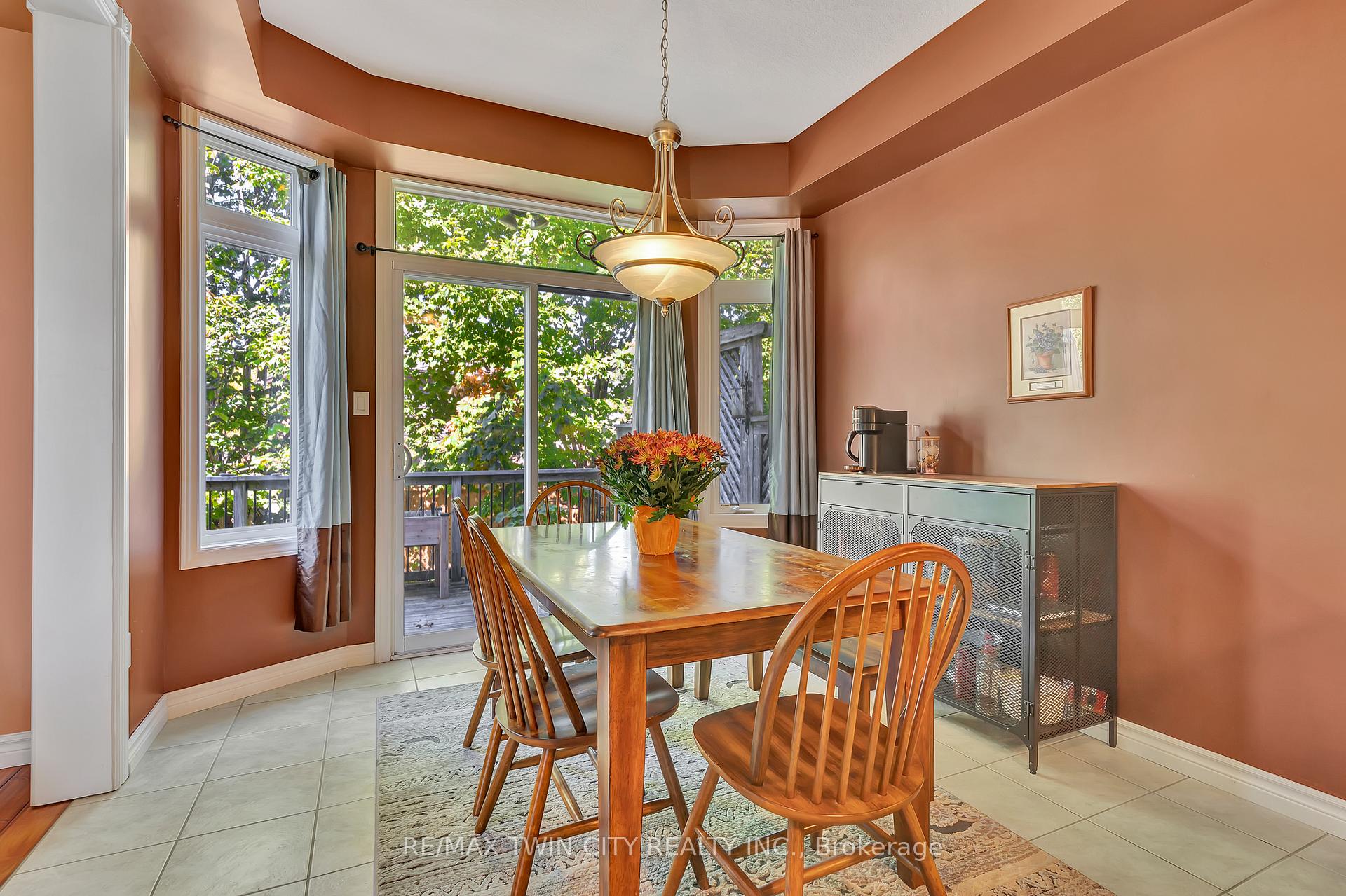 Photo 17 of 357 Auburn Drive, Waterloo, Lexington — HOMEH