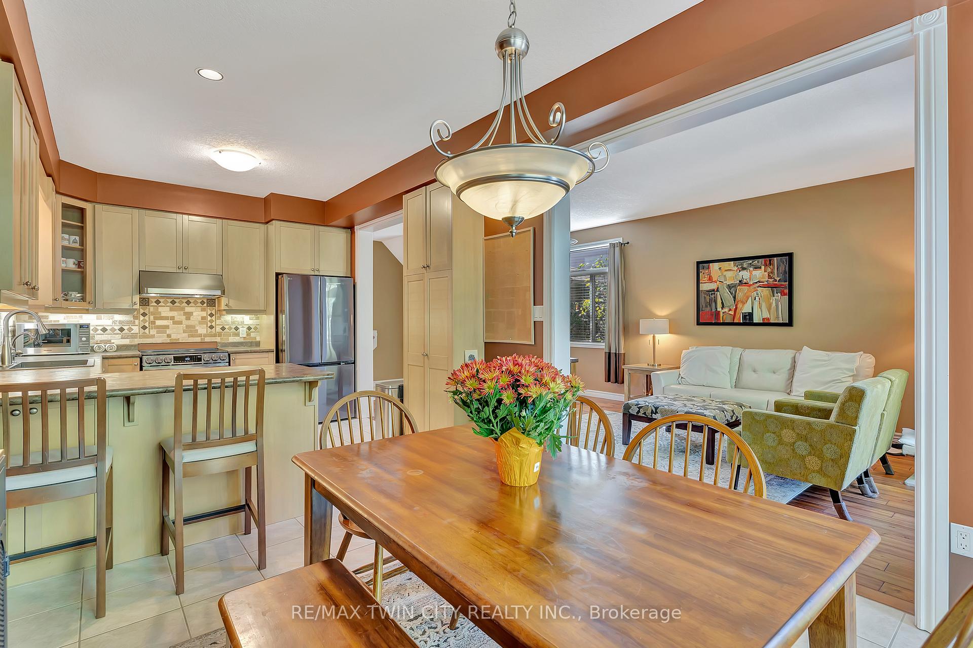 Photo 18 of 357 Auburn Drive, Waterloo, Lexington — HOMEH