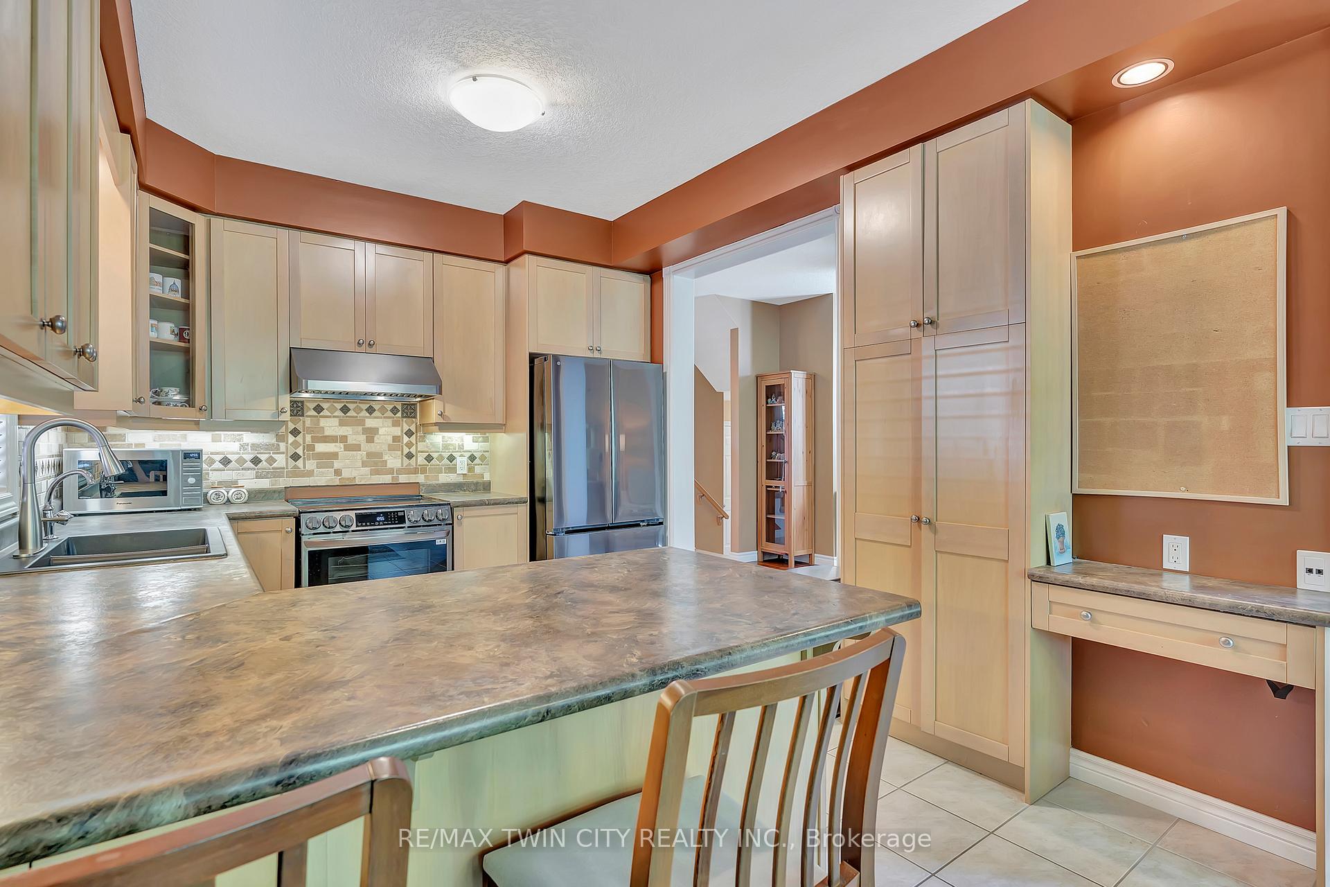 Photo 19 of 357 Auburn Drive, Waterloo, Lexington — HOMEH