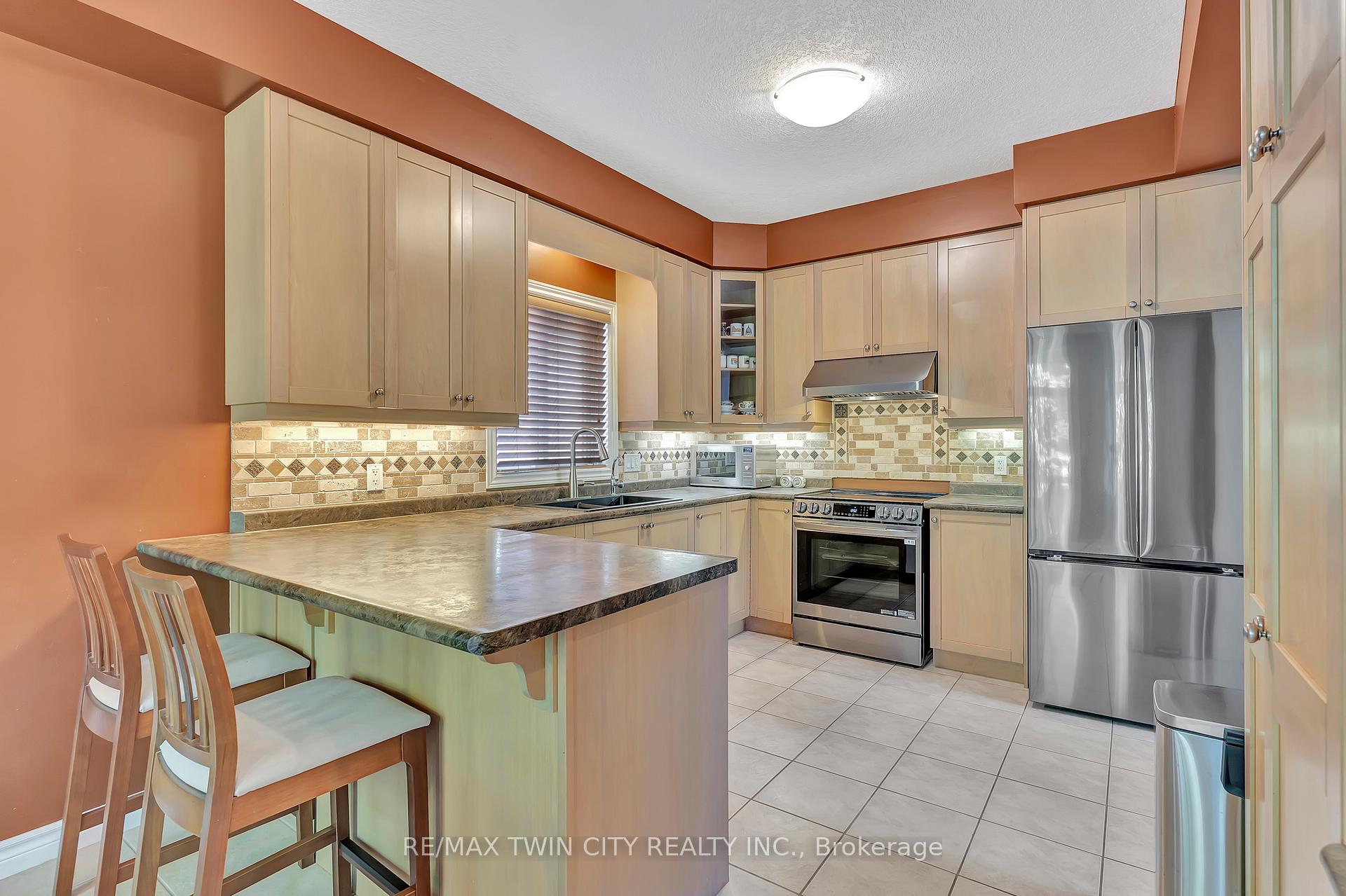 Photo 20 of 357 Auburn Drive, Waterloo, Lexington — HOMEH