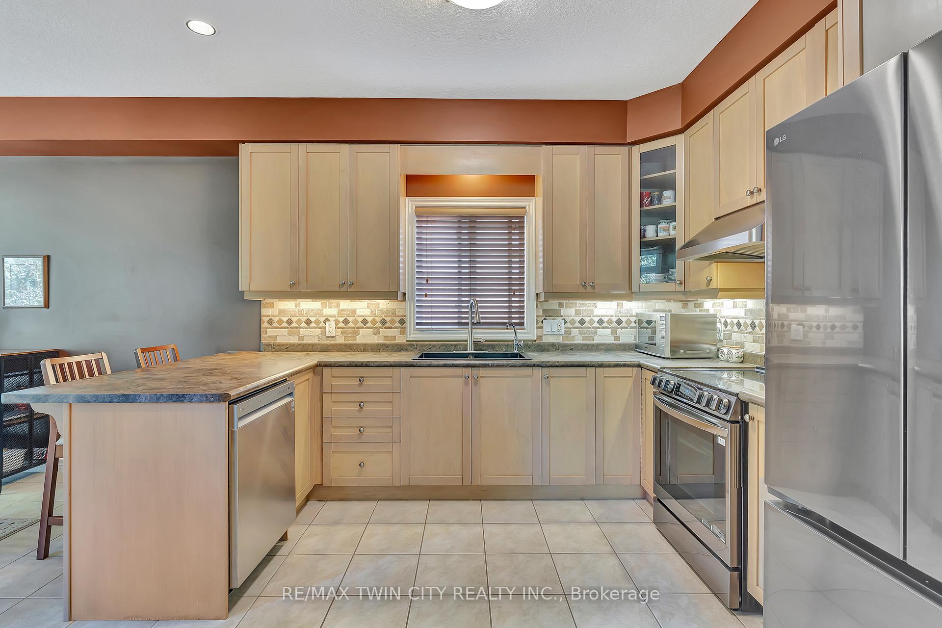Photo 21 of 357 Auburn Drive, Waterloo, Lexington — HOMEH