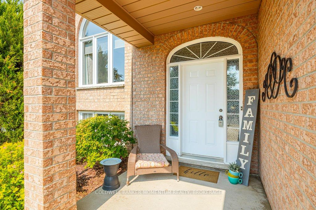 Photo 4 of 122 Gretel Drive, Welland, N. Welland — HOMEH
