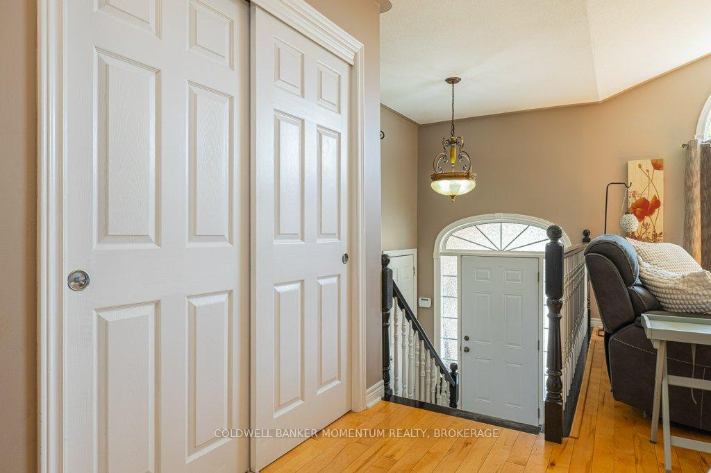Photo 5 of 122 Gretel Drive, Welland, N. Welland — HOMEH