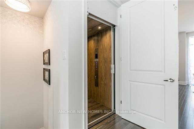 Photo 2 of 32 Crimson Forest Drive, Vaughan, Patterson — HOMEH