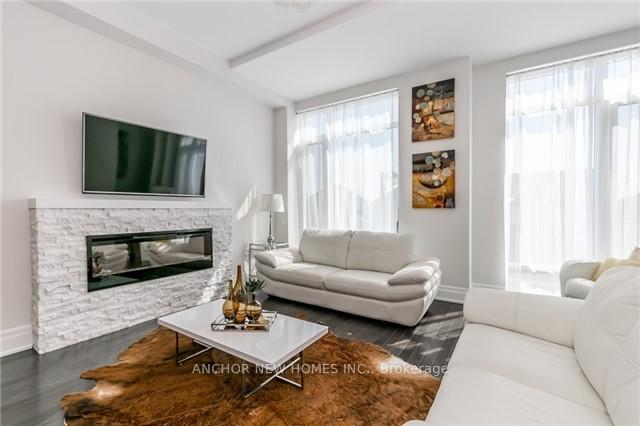 Photo 10 of 32 Crimson Forest Drive, Vaughan, Patterson — HOMEH