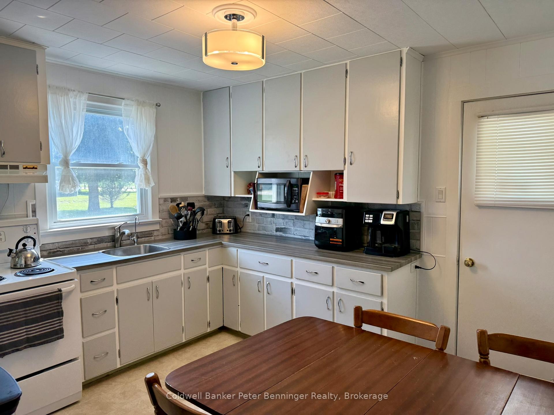 Photo 3 of 268 3rd Avenue SE, Arran-Elderslie — HOMEH