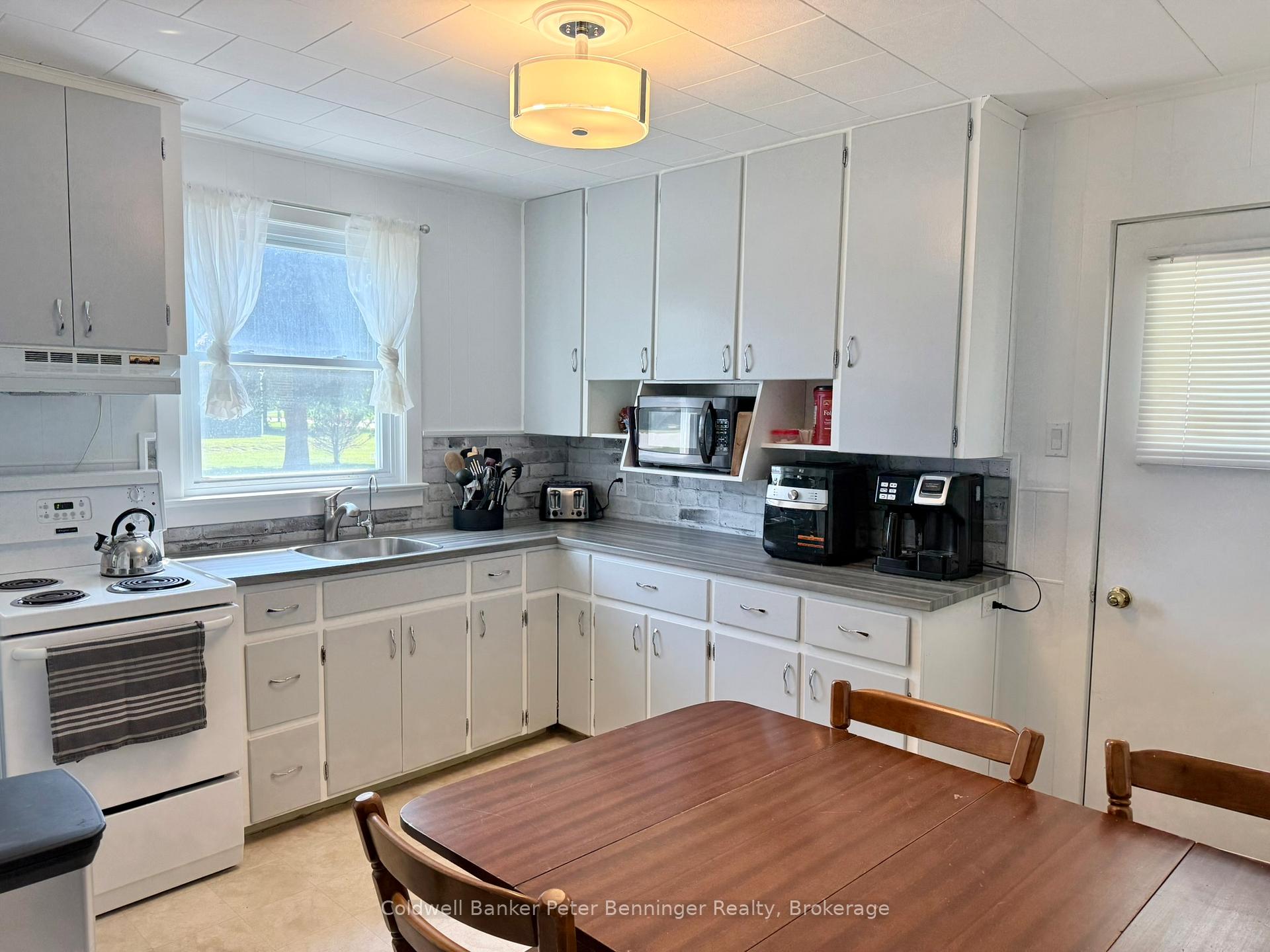 Photo 5 of 268 3rd Avenue SE, Arran-Elderslie — HOMEH