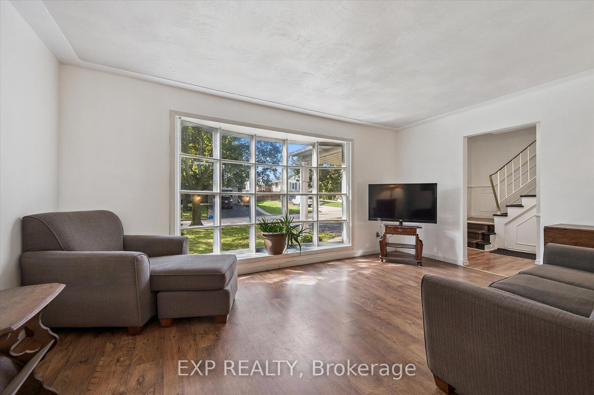 Photo 6 of 338 Ascot Place, Waterloo — HOMEH
