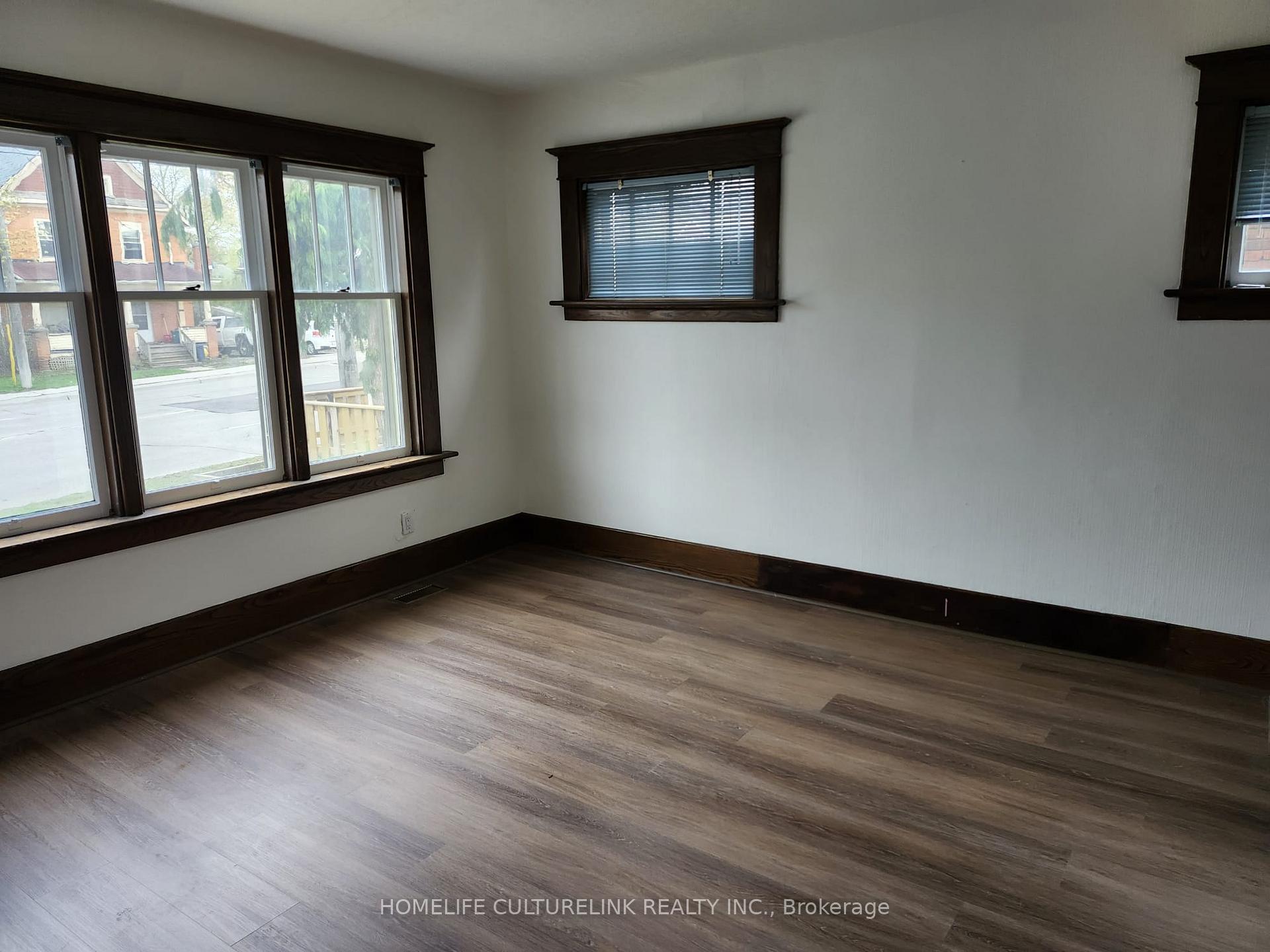 Front of 180 Erb Street W