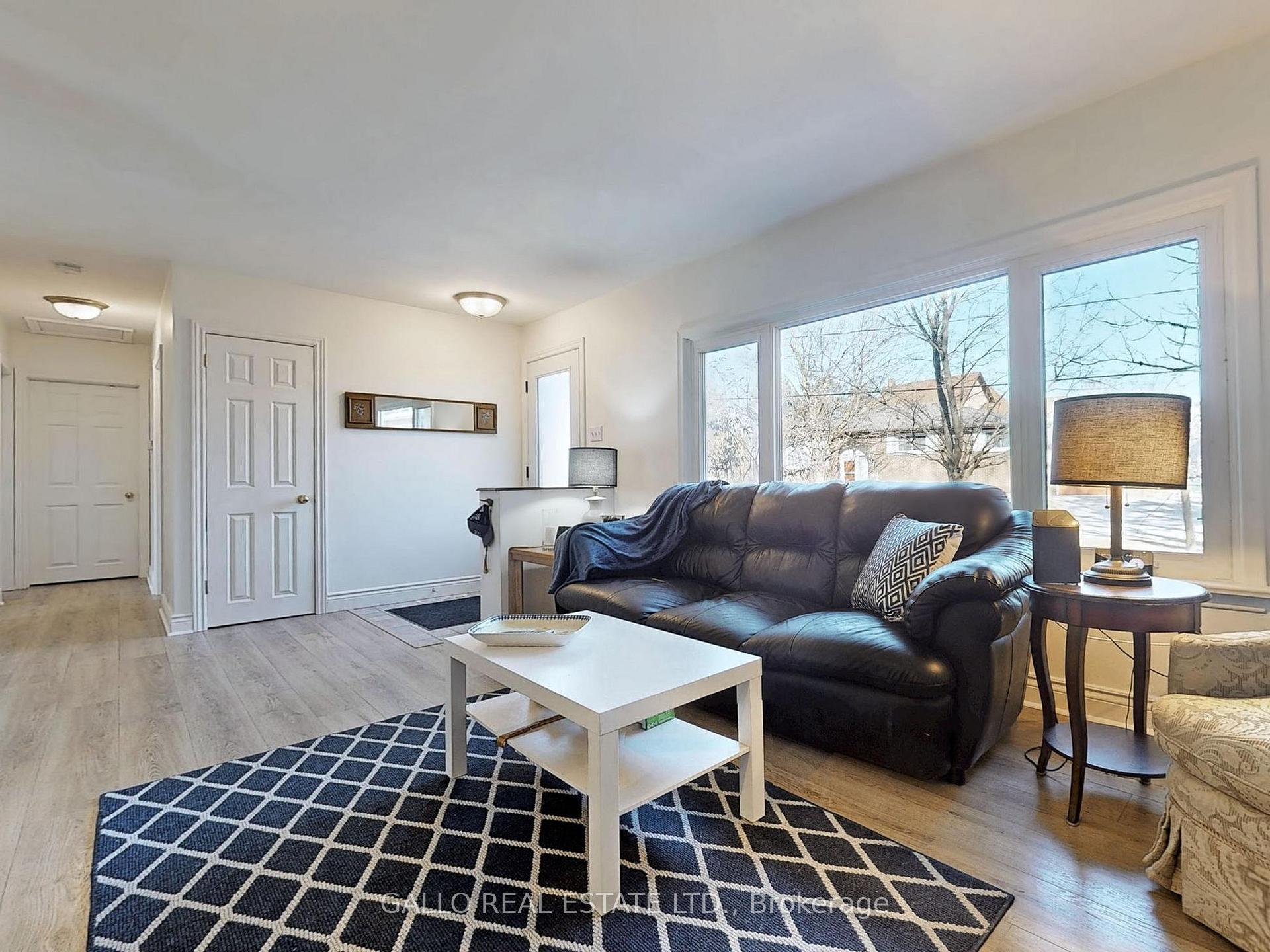 Photo 3 of 170 East Street, Uxbridge — HOMEH