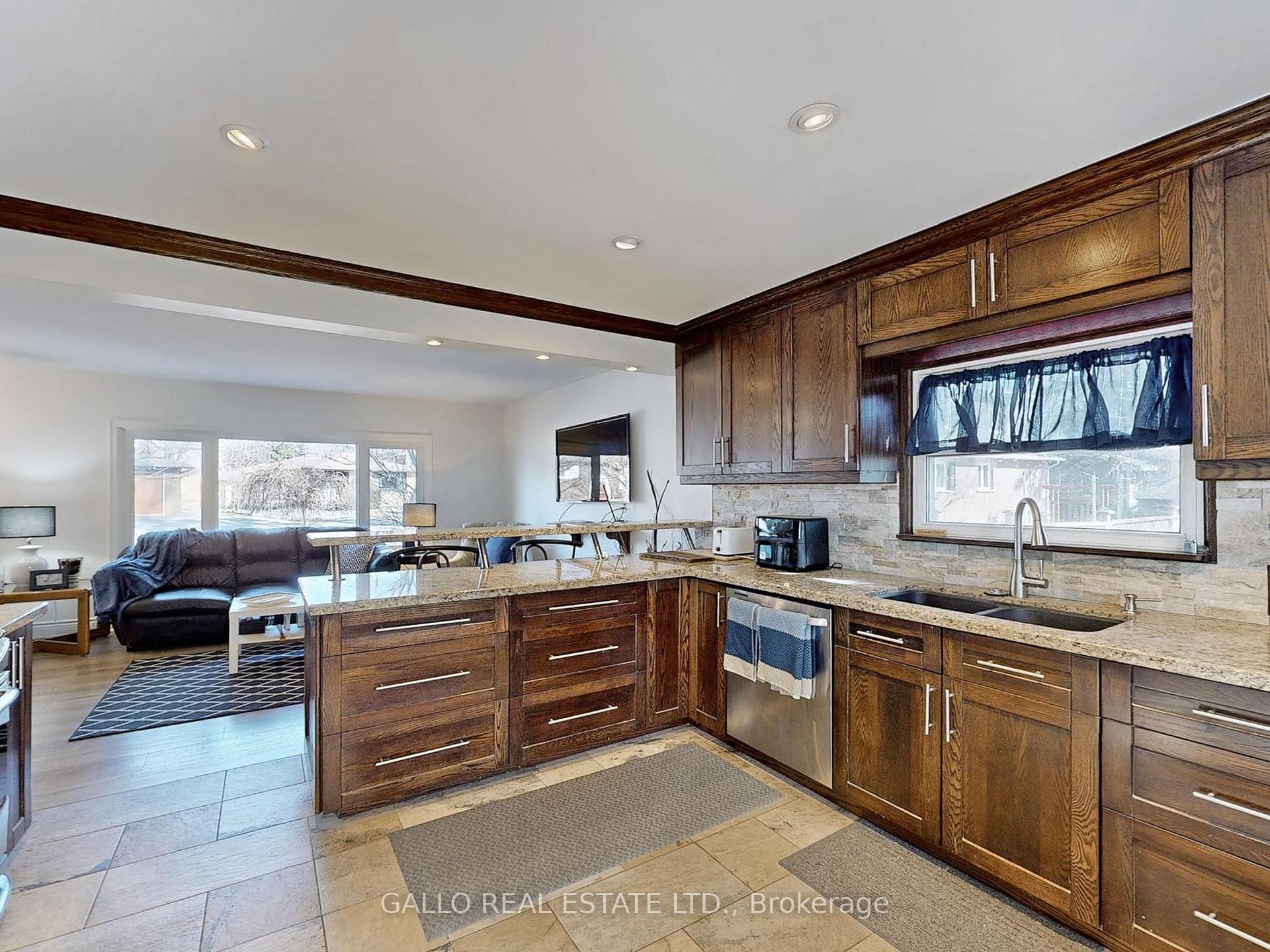Photo 5 of 170 East Street, Uxbridge — HOMEH
