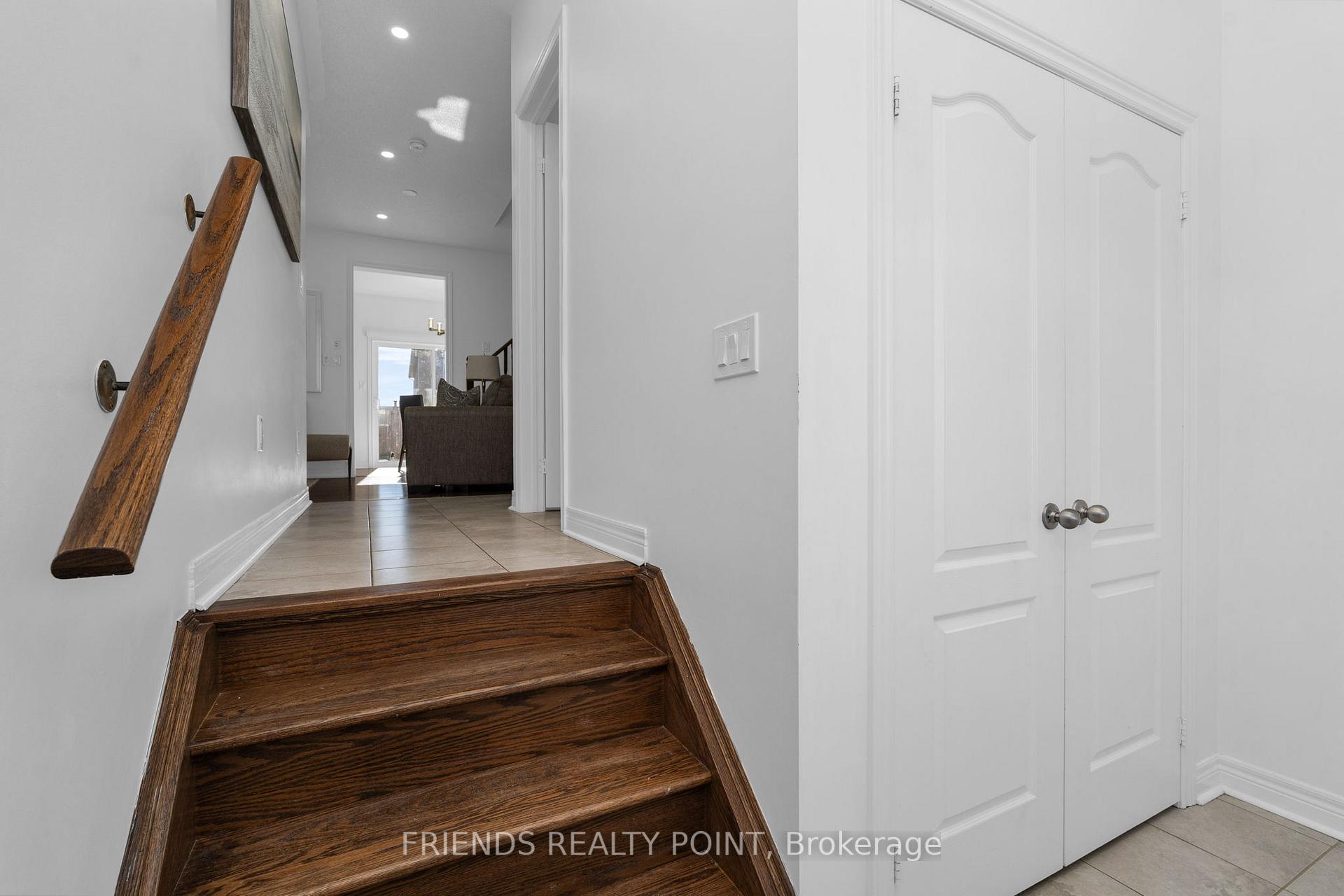 Photo 3 of 57 Forsyth Crescent, Barrie, West Bayfield — HOMEH
