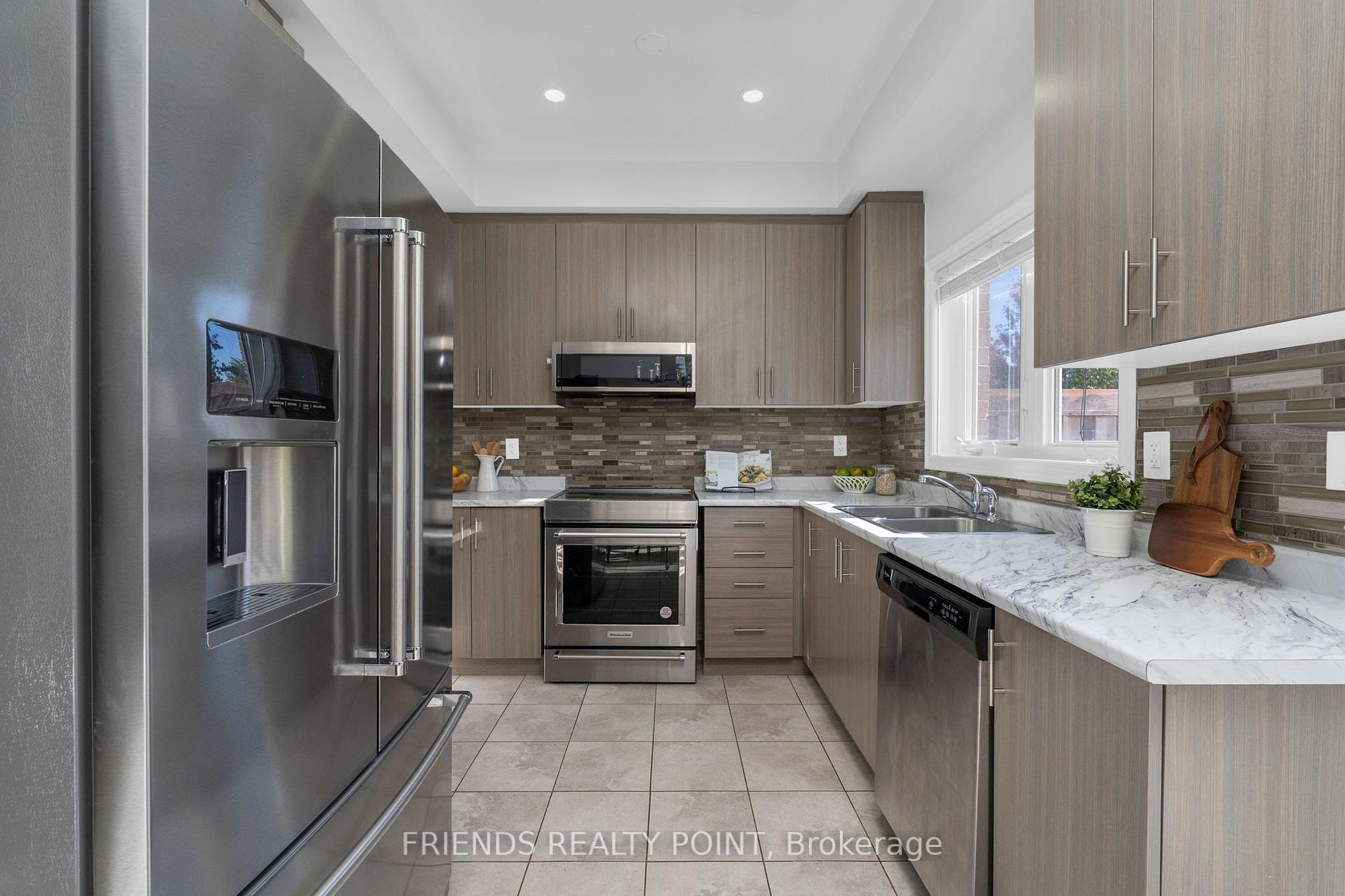 Photo 16 of 57 Forsyth Crescent, Barrie, West Bayfield — HOMEH