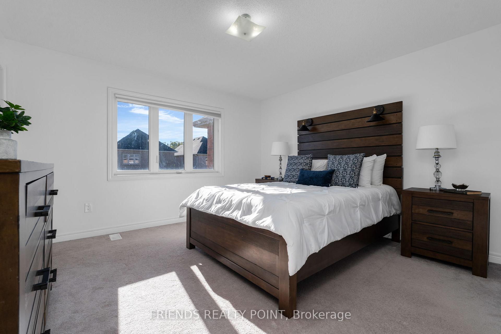 Photo 12 of 57 Forsyth Crescent, Barrie, West Bayfield — HOMEH