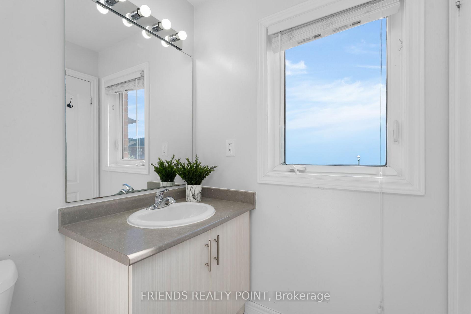 Photo 15 of 57 Forsyth Crescent, Barrie, West Bayfield — HOMEH