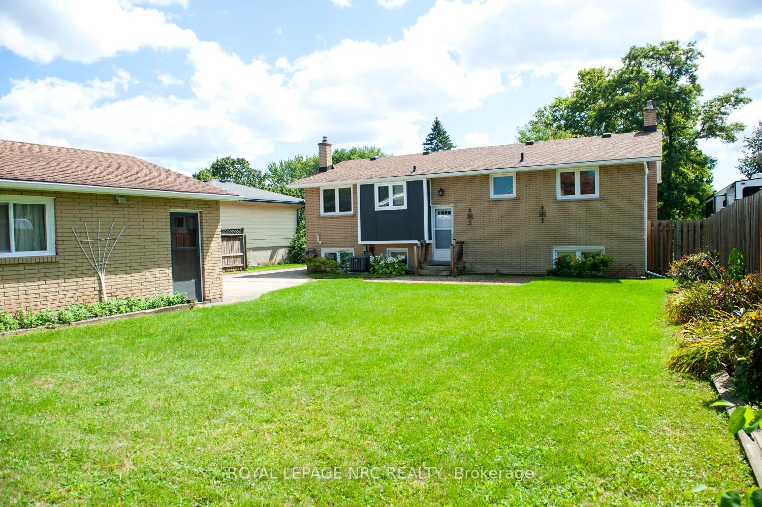 Photo 5 of 66 Rolling Acres Drive, Welland, N. Welland — HOMEH