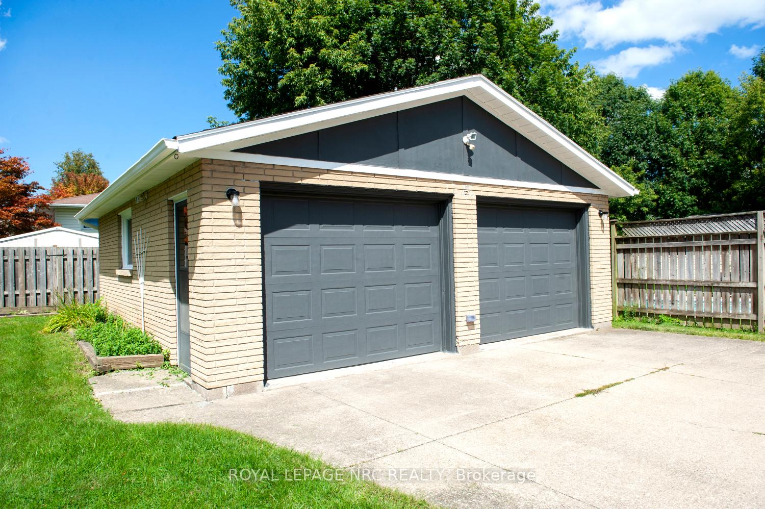 Photo 6 of 66 Rolling Acres Drive, Welland, N. Welland — HOMEH