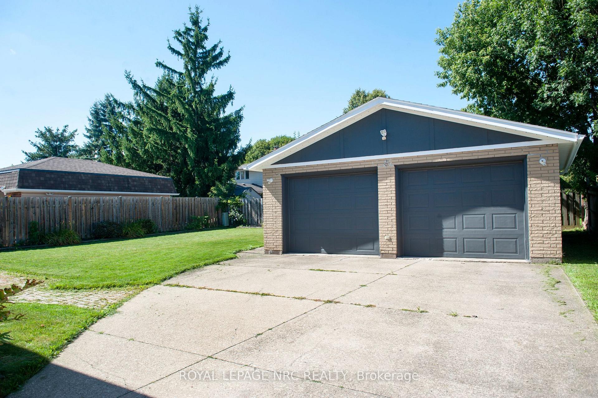 Photo 10 of 66 Rolling Acres Drive, Welland, N. Welland — HOMEH