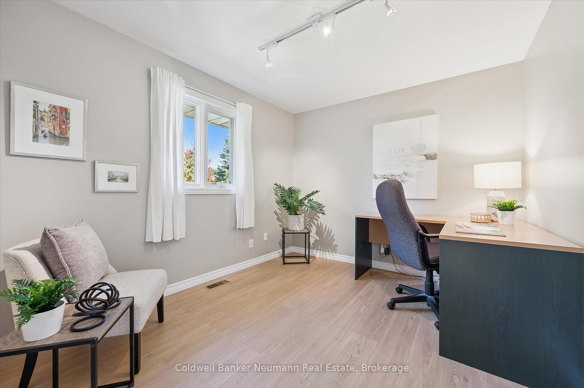 Photo 13 of 466 Branstone Drive, Waterloo — HOMEH
