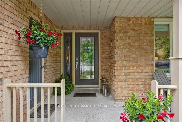 Photo 4 of 12 Linton Court, Uxbridge — HOMEH
