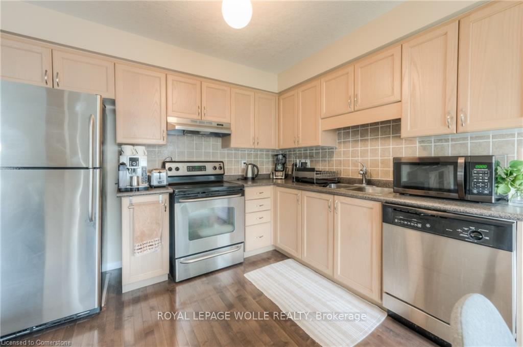 Photo 11 of 556 Wild Iris Avenue, Waterloo — HOMEH