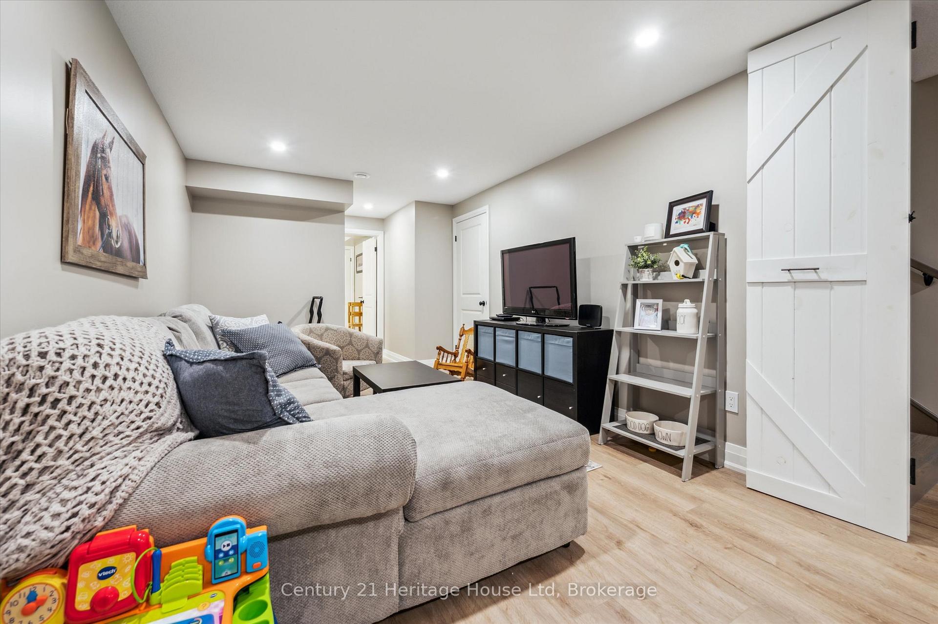 Photo 27 of 111 Jacks Way, Wellington North, Mount Forest — HOMEH